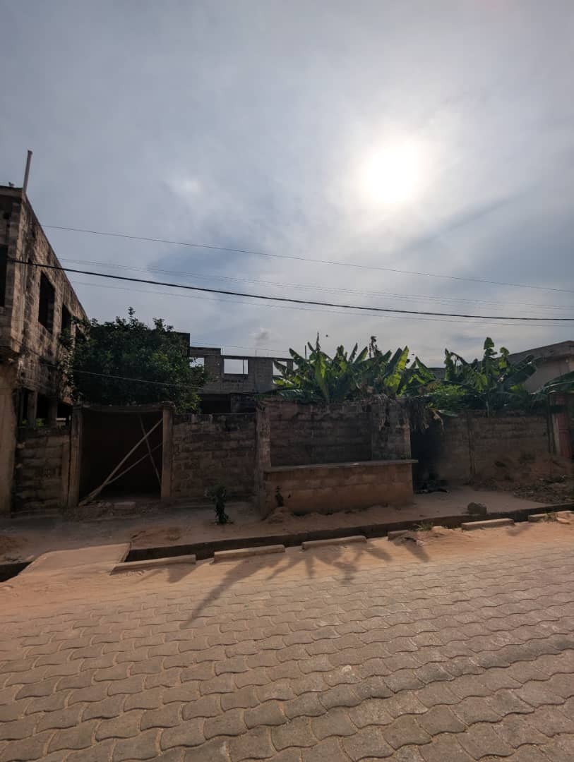 Villa inachevée en vente à Kégué Tigamé – 55 millions FCFA