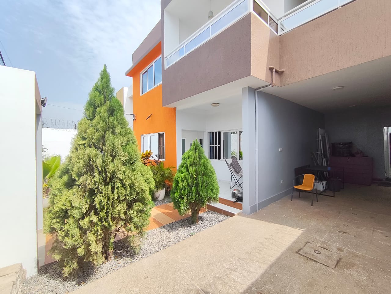 Villa duplex 5 chambres en vente à Agoè-Légbassito (Athiomé) – 115 millions FCFA