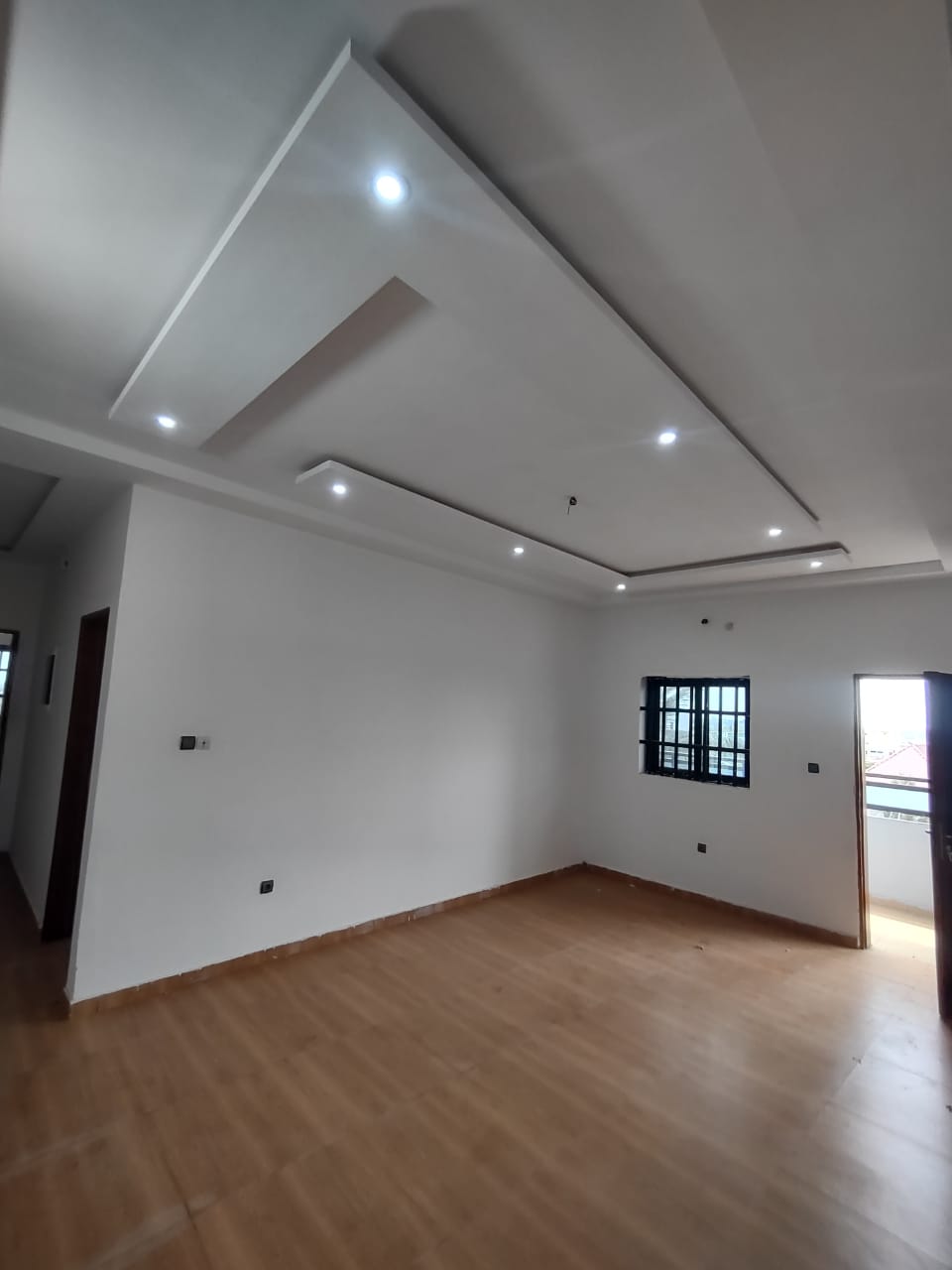 Appartement 2 chambres à louer à Tokoin Adewui Eamau – 150 000 FCFA