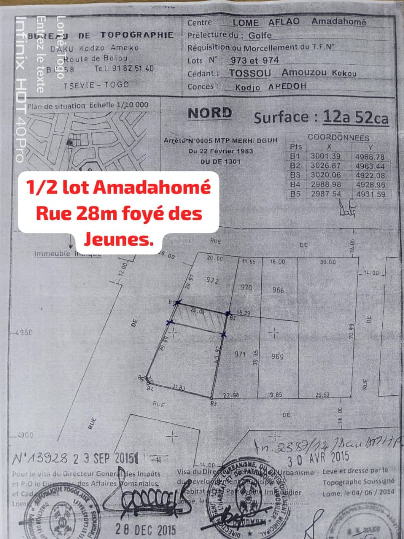 terrain d'un demi lot en vente à amadahome – 18 millions FCFA