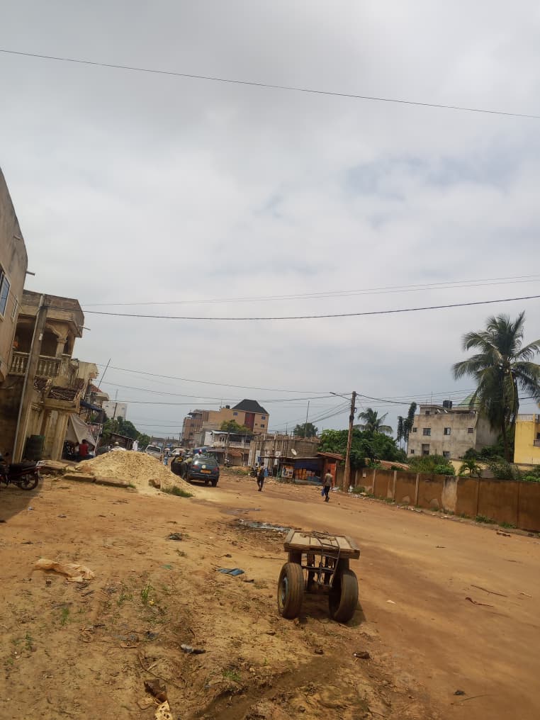 Terrain de 300 m² en vente en bordure de goudron à Hédzranawoé – 50 millions FCFA