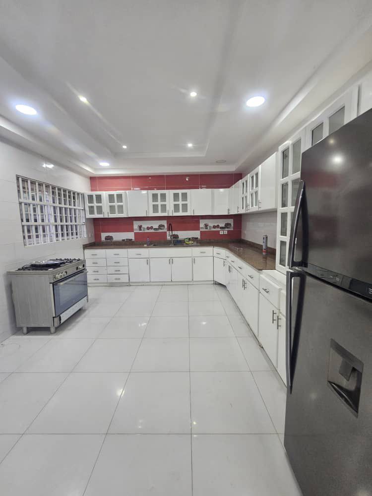 Villa 4 chambres à louer à Baguida – 500 000 FCFA