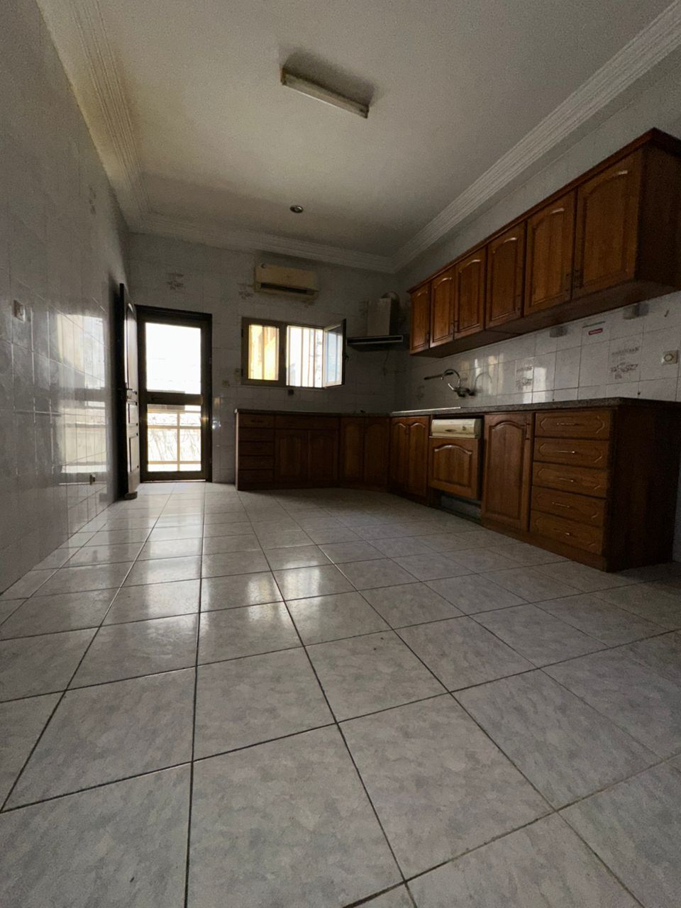 Villa souterraine 4 chambres en vente à Baguida côté plage – 280 millions FCFA