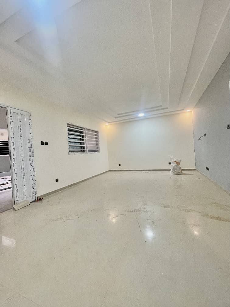 2 chambres salon à louer à Agoè Assiyéyé – 100000 FCFA