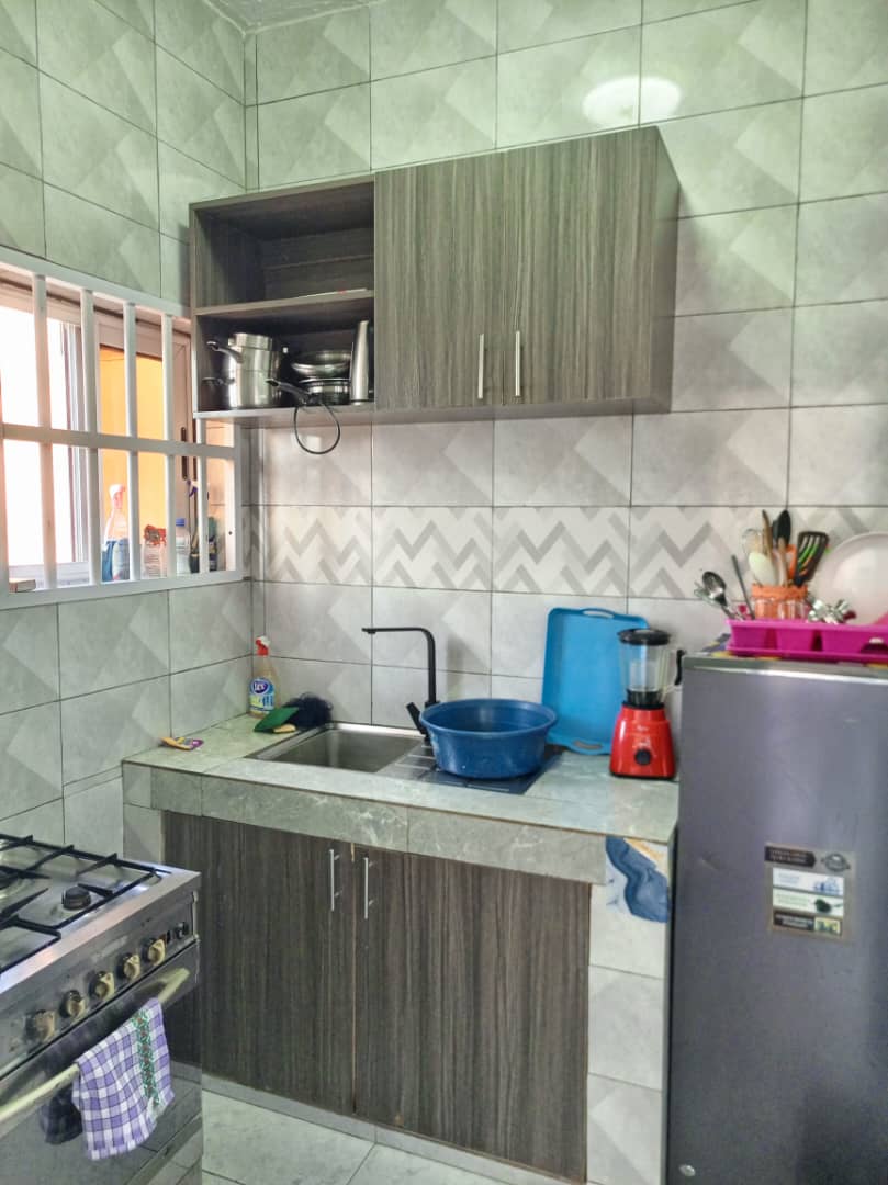Appartement meublé chambre salon en location à Kégué – 270 000 FCFA