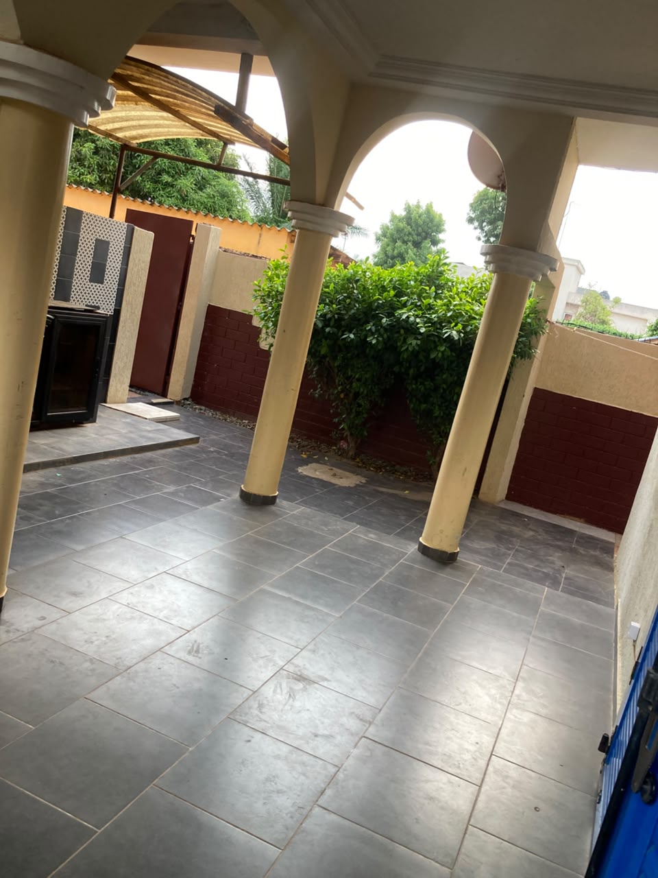 Appartement 2 chambres à louer à Adidogomé derrière le supermarché Champion – 110 000 FCFA