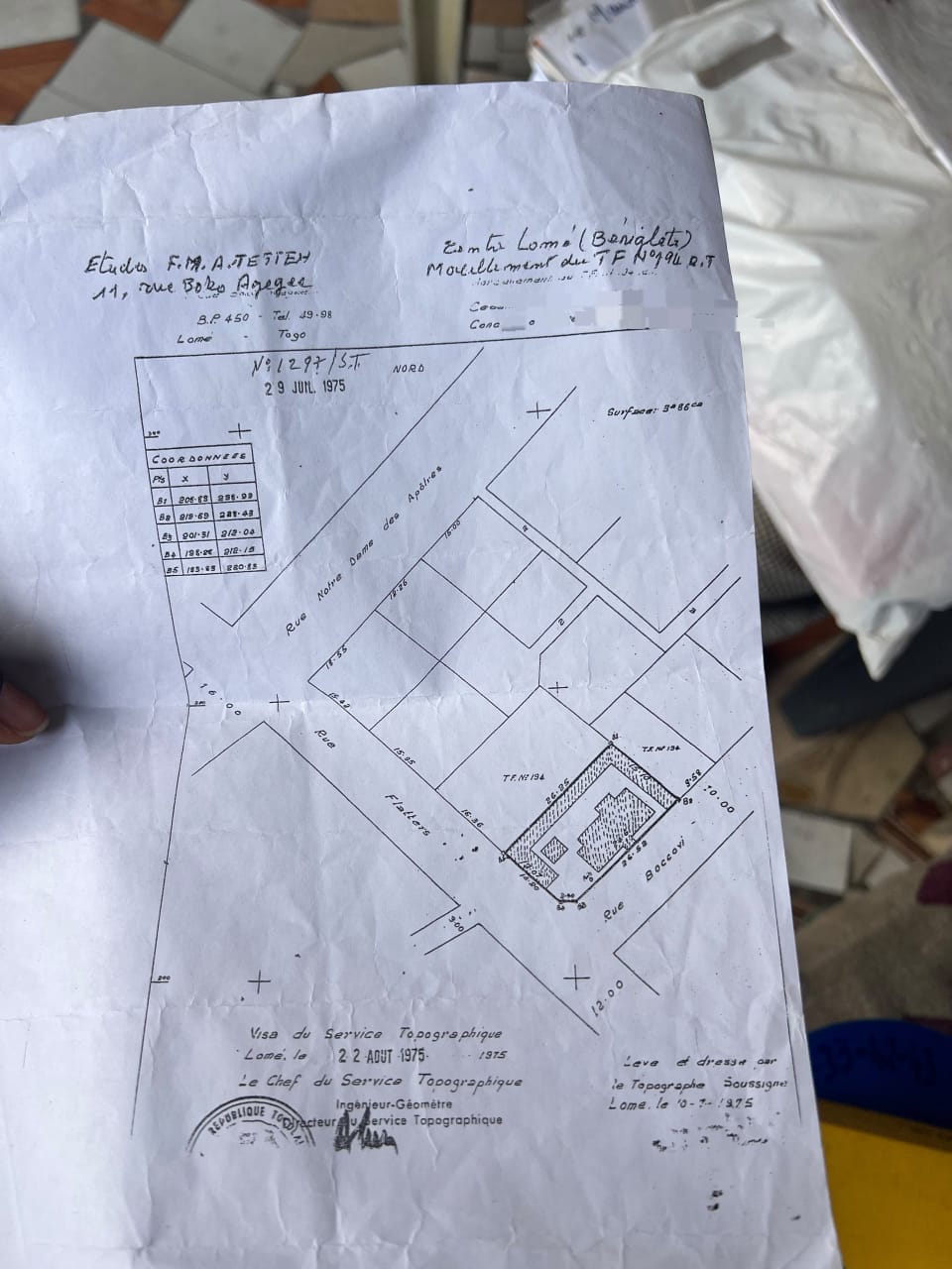 Terrain de 450 m² à vendre en angle de rue, proche des pavés, à Assigamé Atikpodji – 120 millions FCFA