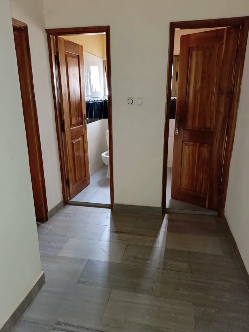Appartement de 3 chambres salon à louer à Tokoin-Hôpital Kodomé – 250 000 FCFA/mois