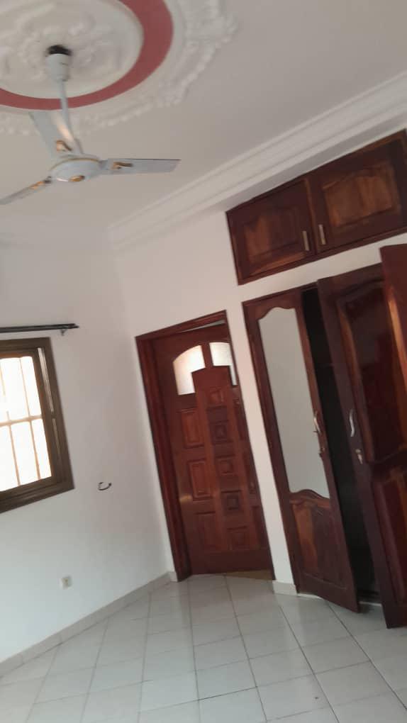 Villa 3 chambres à louer à Léo 2000 - 250000 FCFA