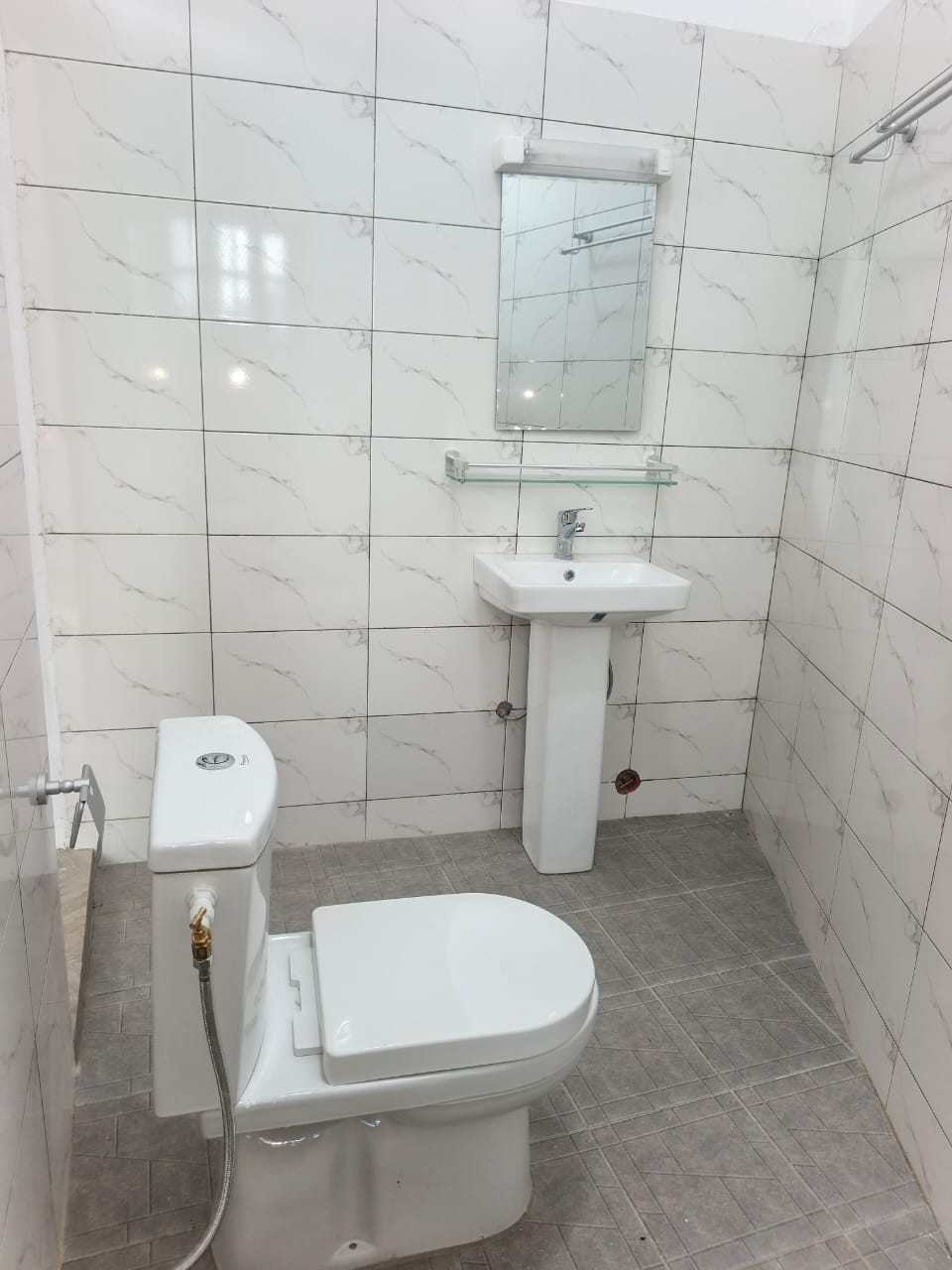 Appartement chambre salon en location à Ségbé-Akato - 60 000 FCFA/mois