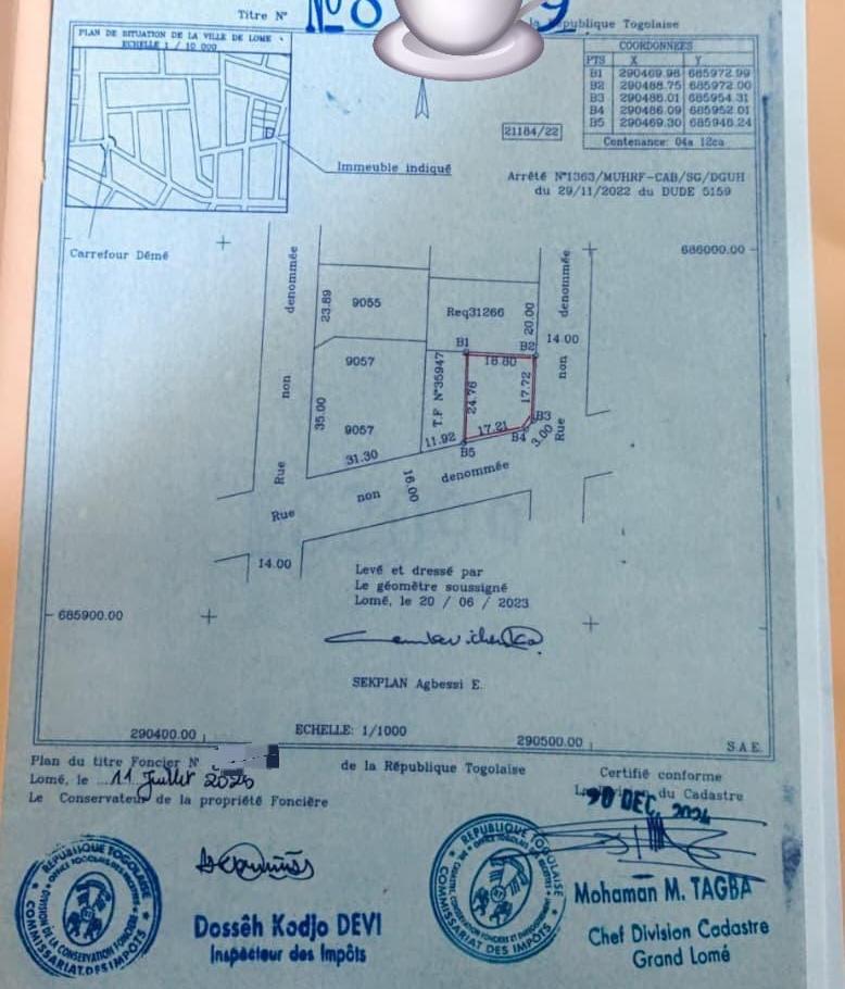 Terrain en angle de rue en vente à Segbe – 15 millions FCFA