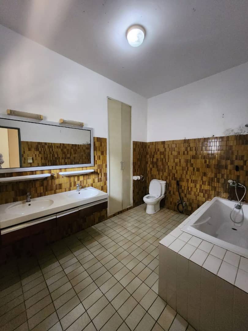 Villa 4 chambres en location à Hedzranawoé – 1 200 000 FCFA