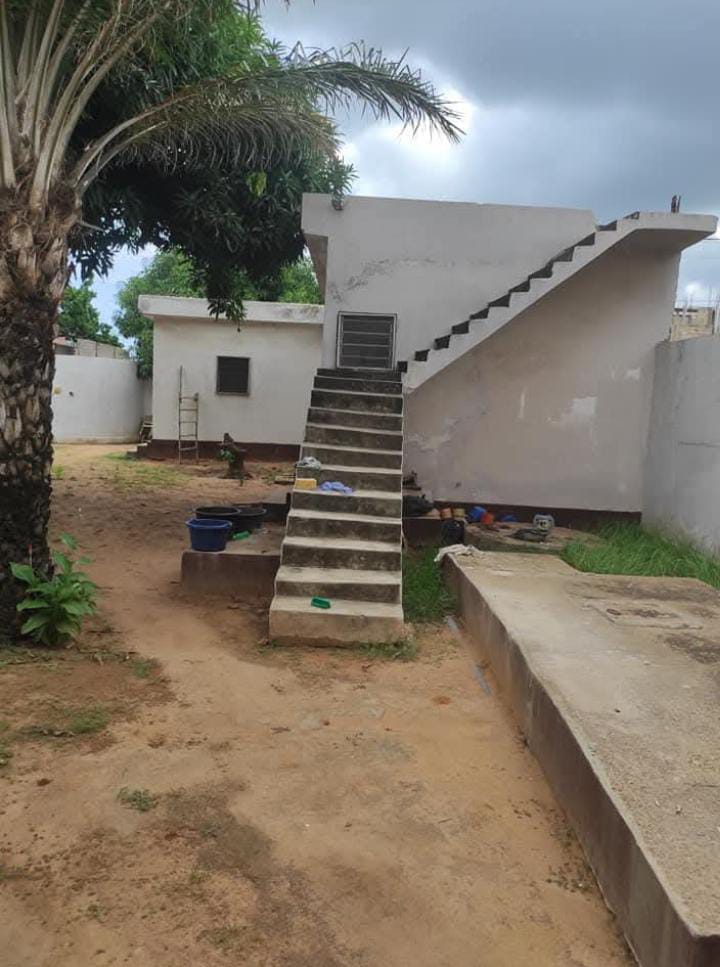 Maison de 2 chambres en vente à Adidogomè Boukarou – 54 millions FCFA