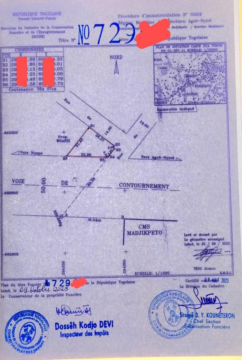 Terrain de 607 m² en angle de rues en vente en bordure du goudron à Agoè Légbassito – 95 millions FCFA