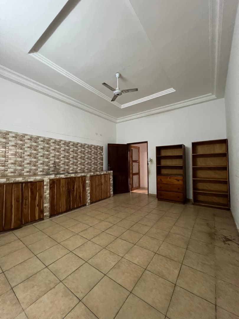Villa basse 4 chambres en location à Agbalepedo Group C – 400000 FCFA