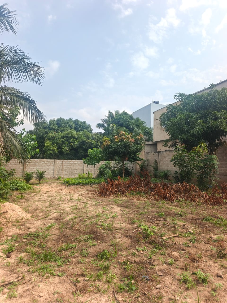 Terrain d'un lot en vente à Agoè Zossime, proche du goudron - 27 millions FCFA