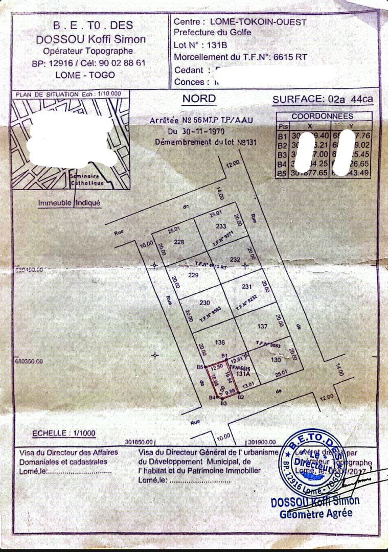 Terrain en vente en angle de rue à Tokoin séminaire – 35 millions FCFA