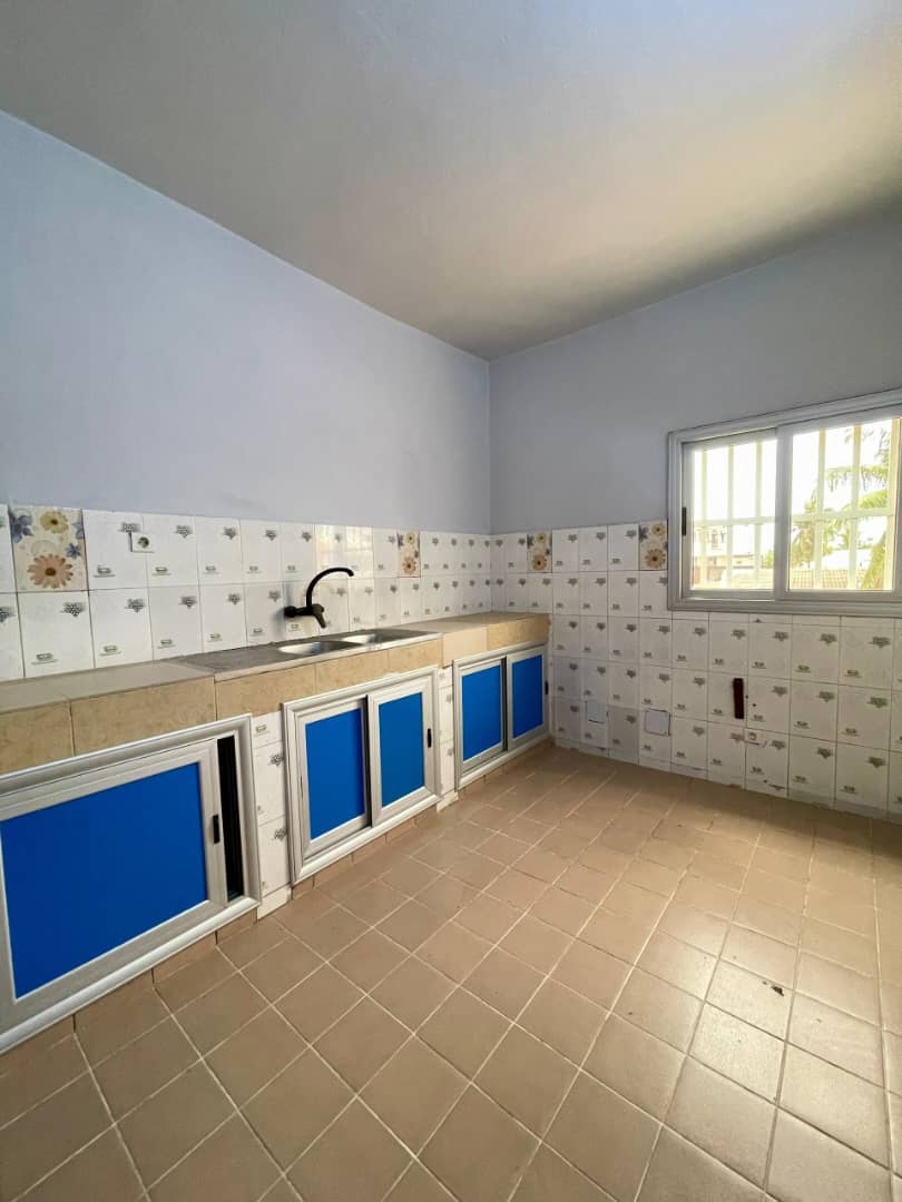 Villa duplex 8 chambres en vente à 50m du goudron à Kodjoviakopé – 150 millions FCFA