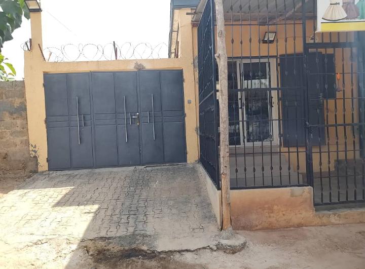 Villa 2 chambres en vente à Zanguéra Maco – 35 000 000 FCFA