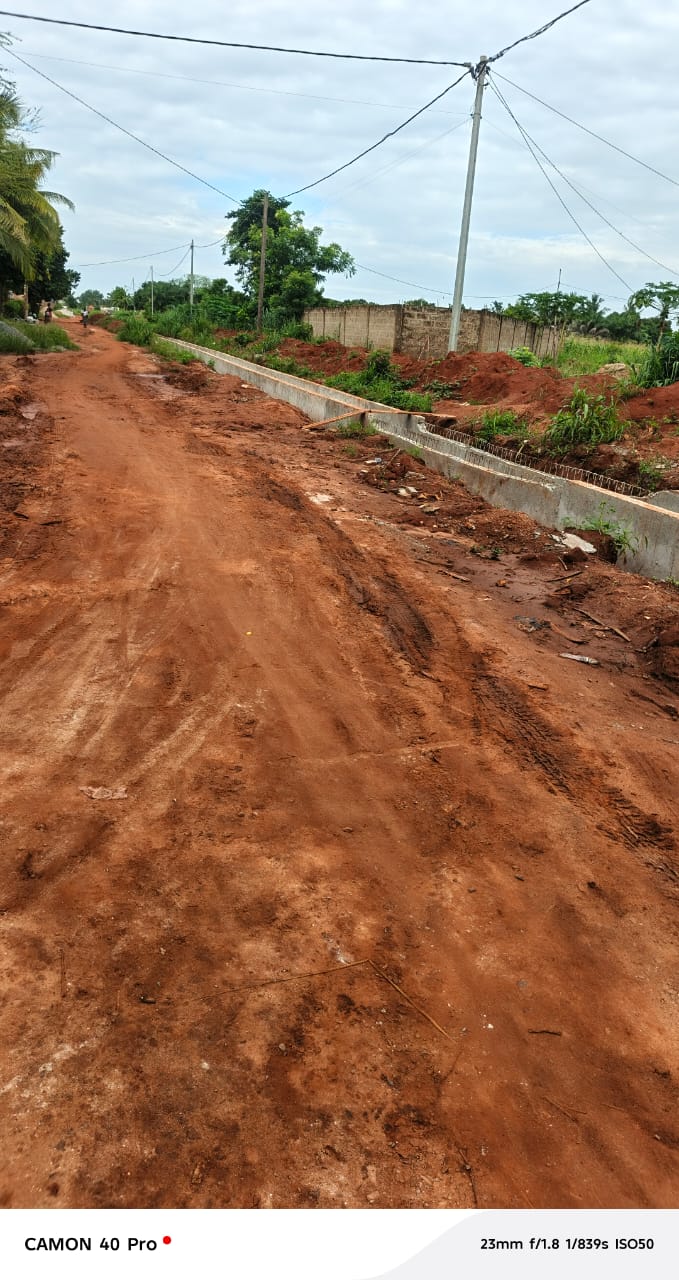 1/2 lot de terrain en vente à Apessito (Légbassito - Mission Tové) – 7 millions FCFA