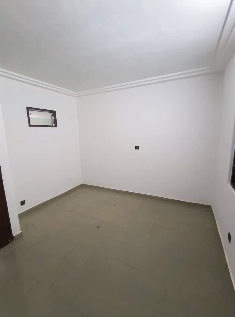 Appartement 4 chambres salon à louer à Sika Toyota – 250000 FCFA/mois