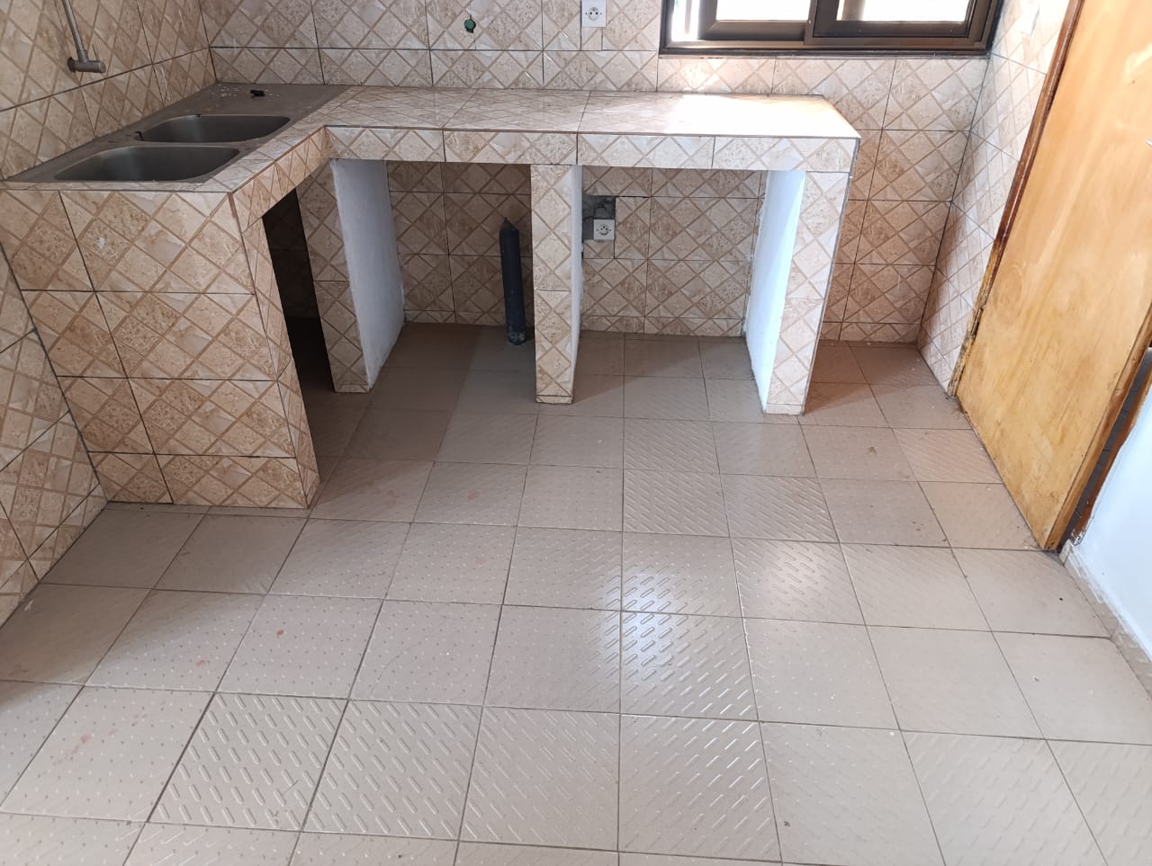 Villa duplex 4 chambres à louer à Adétikopé – 150000 FCFA