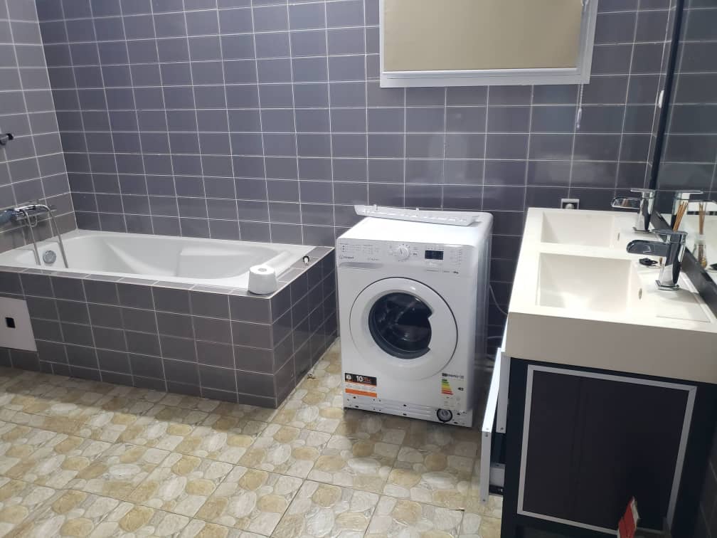 Appartement meublé 2 chambres en location à Agoe 2 Lions – 500 000 FCFA
