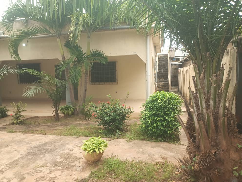 Villa 2 chambres en vente en angle de rue à Avedji Sito Pharmacie Maïna – 45 millions FCFA