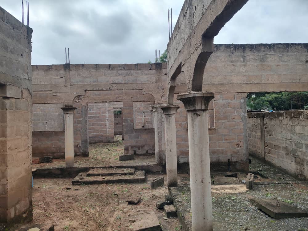 Villa 2 chambres salon en vente à Attilamonou Église Catholique – 18 millions FCFA