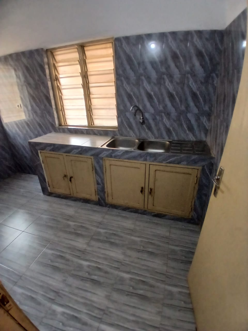 Villa 3 chambres en location à Agoe Cacaveli – 150 000 FCFA/mois