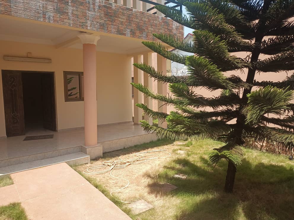 Villa duplex en location à Agoé Lycée – 500 000 FCFA