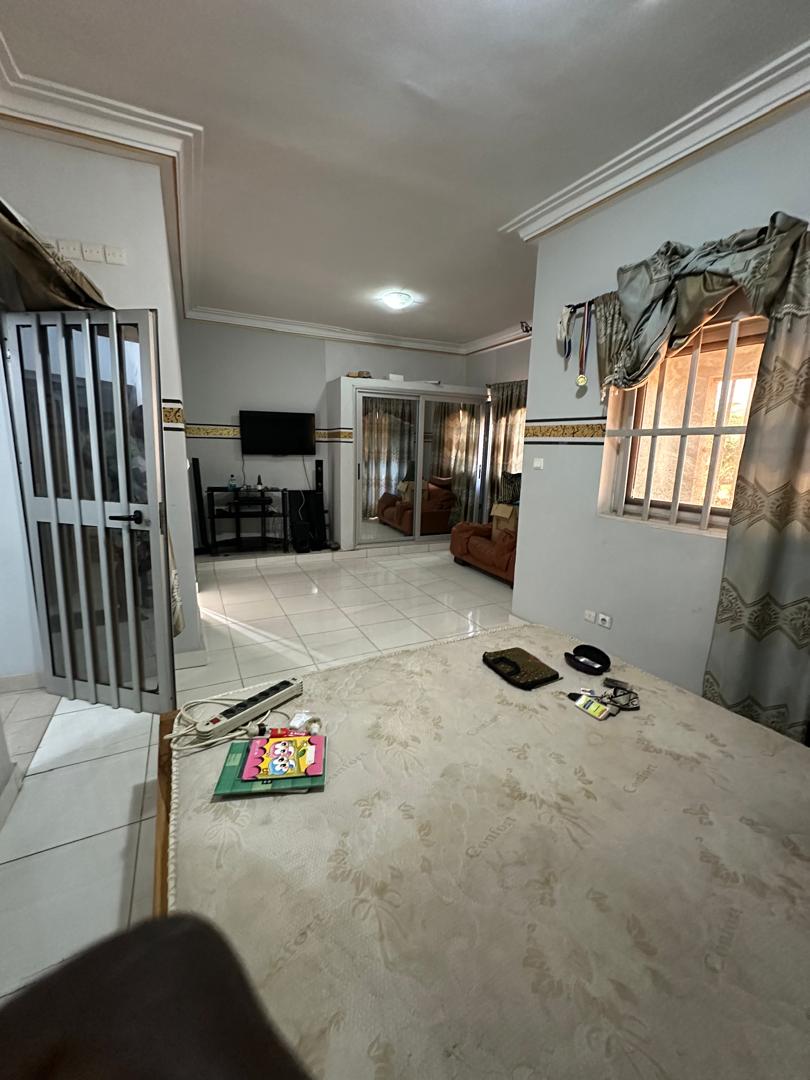 Villa 5 chambres en location à Agbavi – 180 000 FCFA/mois