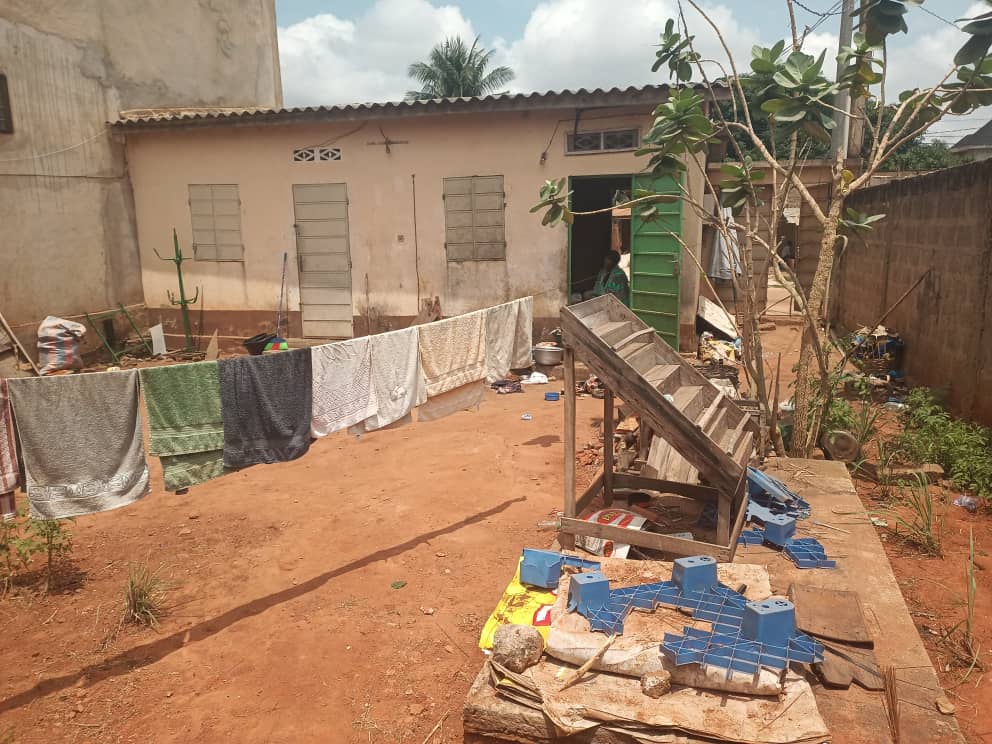 Deux boutiques en vente en bordure de goudron à Adidogomé Apédokoè – 8 millions FCFA
