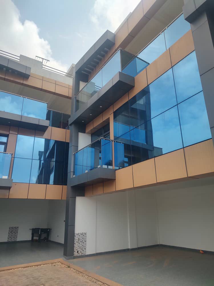 Triplex haut standing 4 chambres à louer à Adidogomé Sagbado – 350 000 FCFA