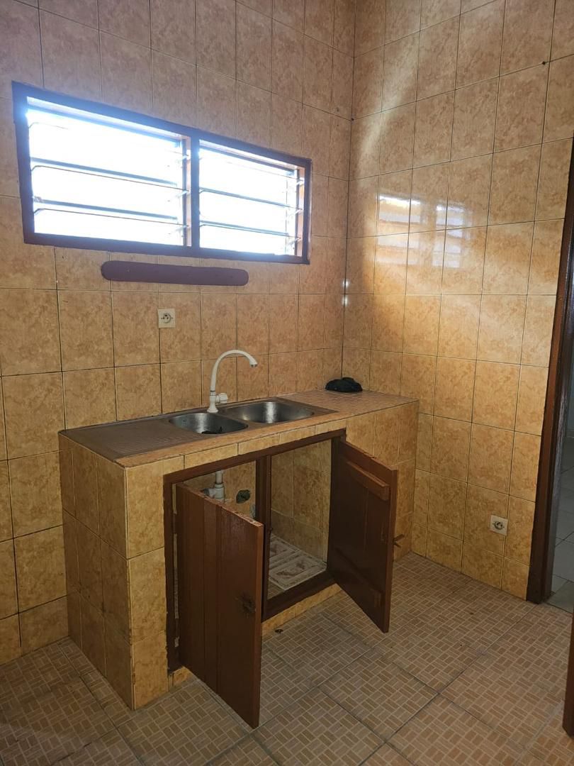 Appartement 3 chambres en location à Agodeke – 100 mille FCFA