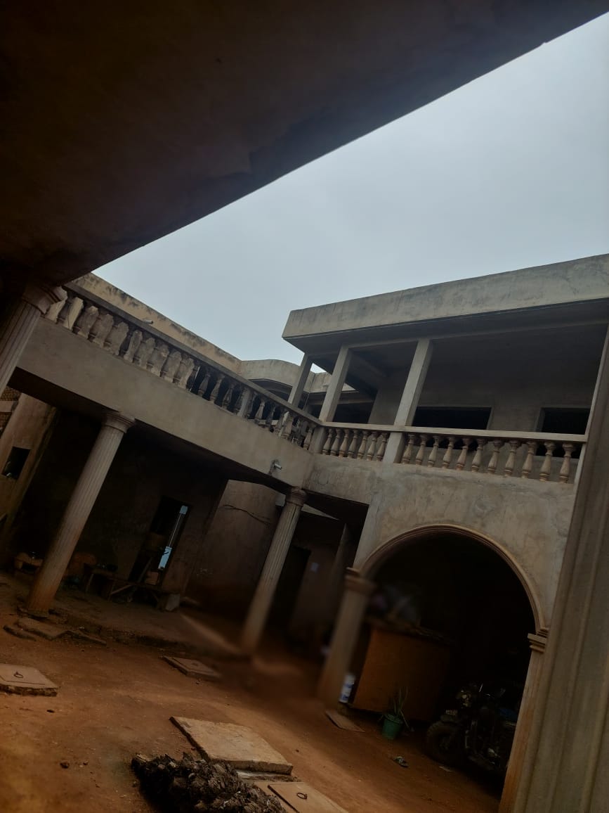 Maison duplex en vente sur 2 lots à Adidoadin non loin de l'Hôtel Concorde – 189 millions FCFA