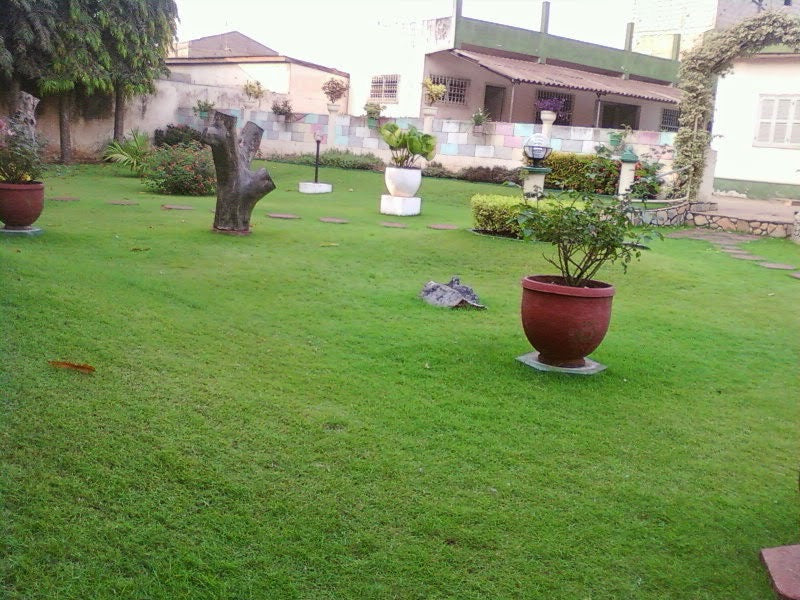 UNE VILLA DE 13 PIÈCES À VENDRE À AGBALÉPÉDO