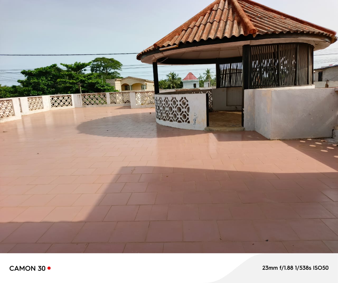 Villa basse 3 chambres en vente en angle de rue à Agoè Cacaveli – 70 millions FCFA