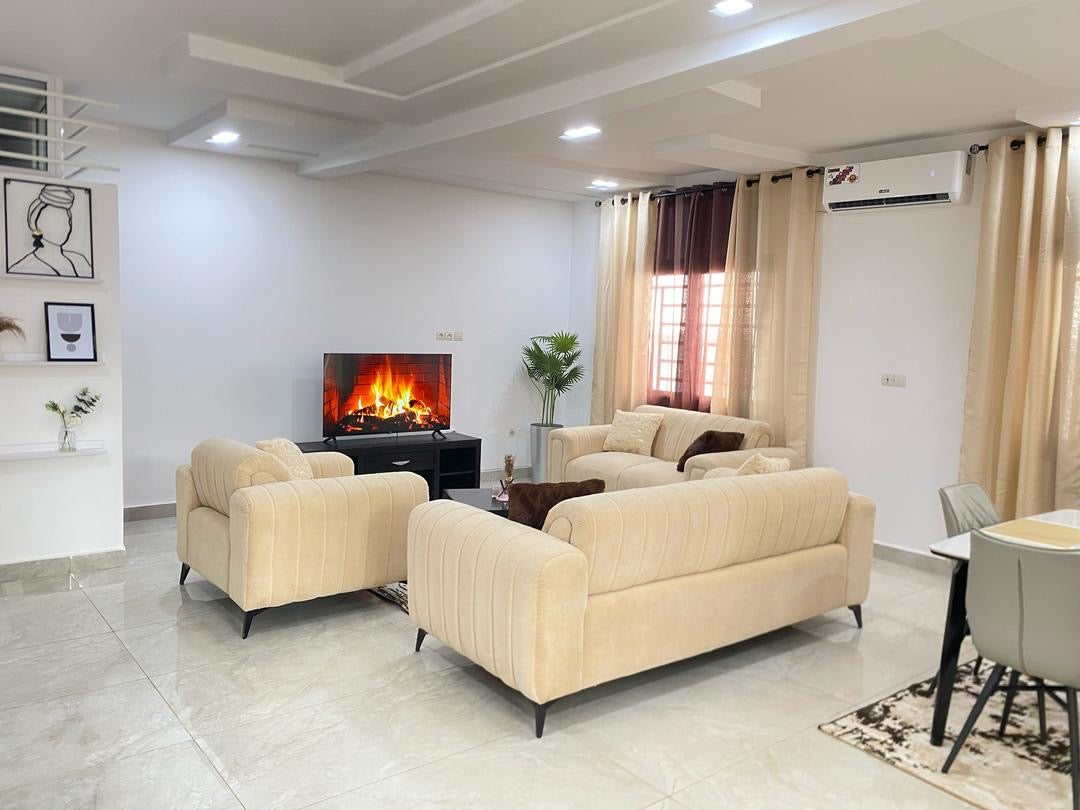 VILLA MEUBLÉE 4 PIÈCES À LOUER À TOKOIN NUKAFU – 850.000 FCFA