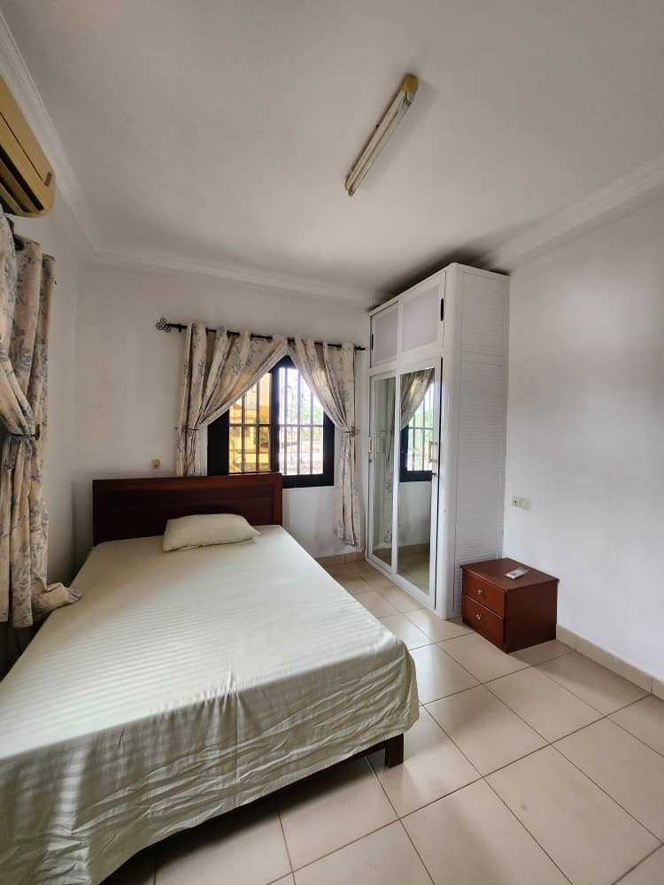 Villa duplex 6 chambres en vente à Novissi – 400 millions FCFA