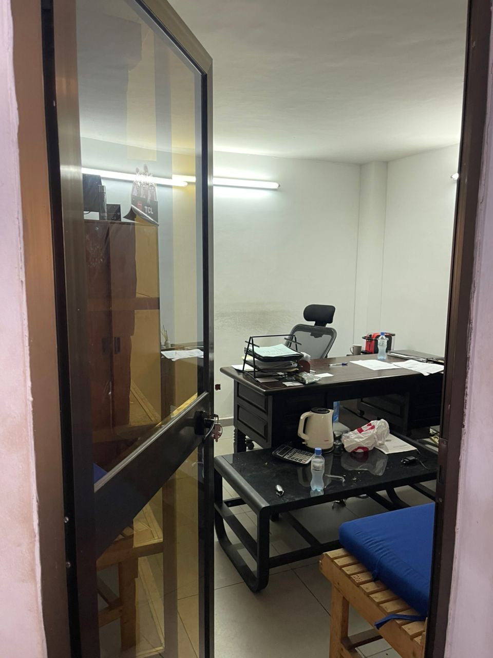 GRAND ENTREPOT À VENDRE À COLOMBE DE LA PAIX – LOMÉ CENTRE – 600 M² – BORDURE DE ROUTE – TITRE FONCIER DISPONIBLE