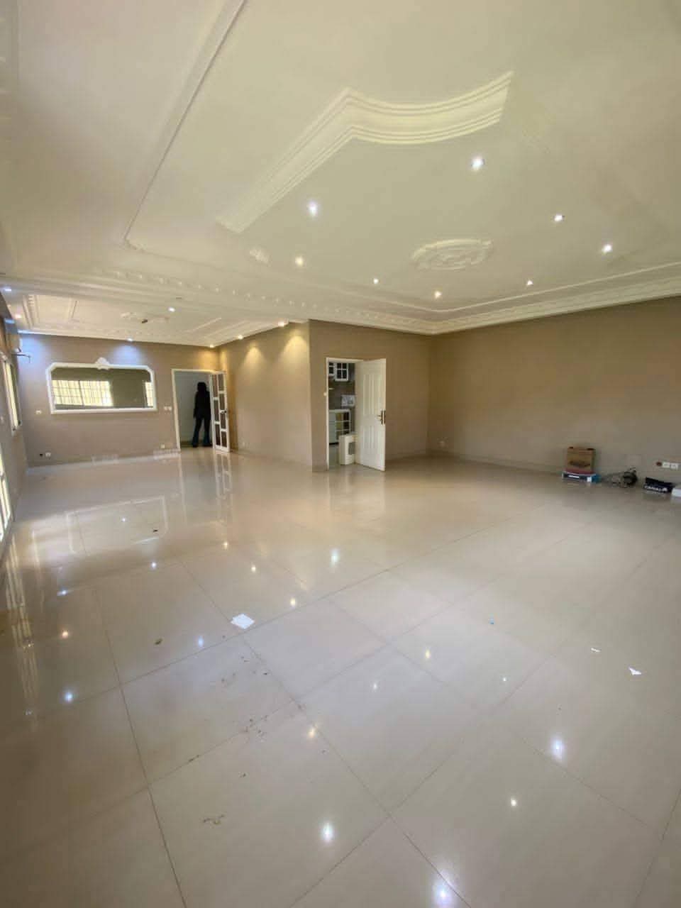 VILLA 4 PIÈCES AVEC PISCINE À LOUER – RÉSIDENCE DE LA CAISSE