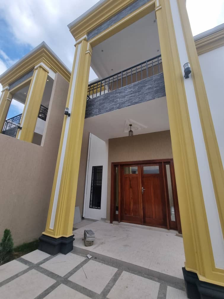 À VENDRE – VILLA 4 PIÈCES (03 chambres + salon) À ZANGUÉRA | 50 millions FCFA