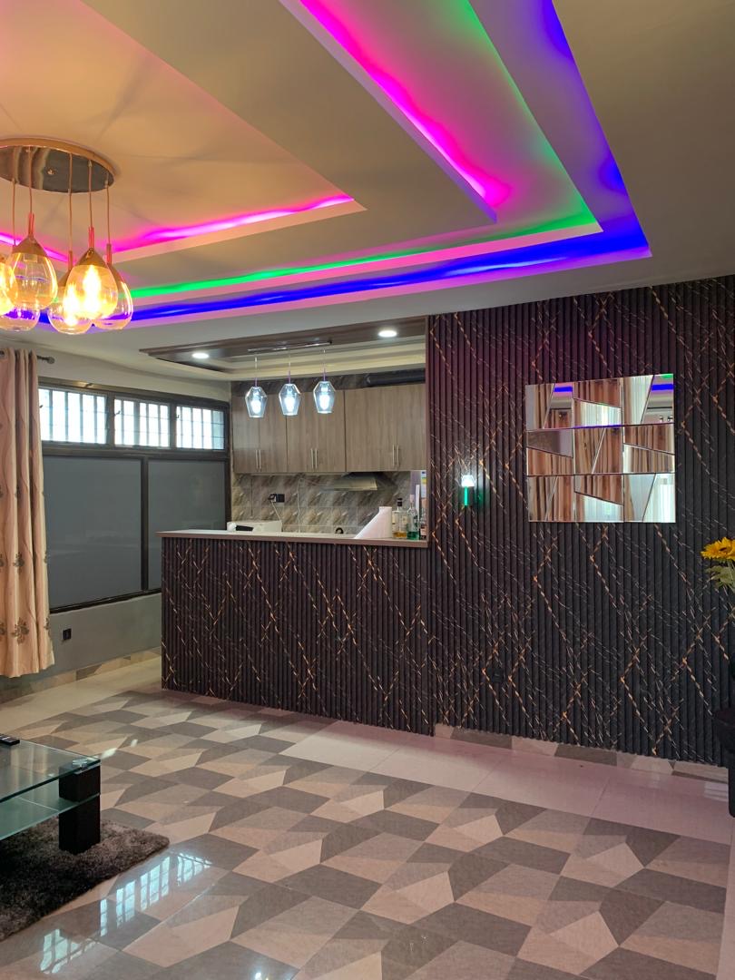 UNE MINI VILLA À VENDRE – À CÔTÉ DE L’HÔTEL DE L’AÉROPORT DE LOMÉ (ANGLE DE RUE)