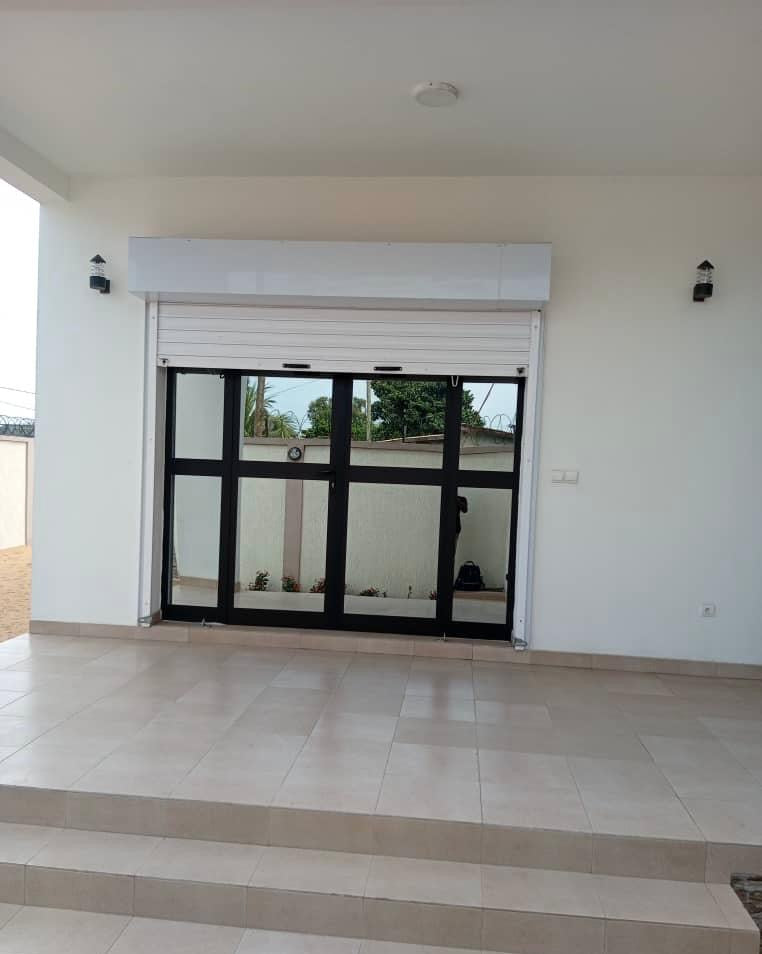 UNE VILLA 9 PIÈCES À LOUER À  LOMÉ - ABLOGAMÉ