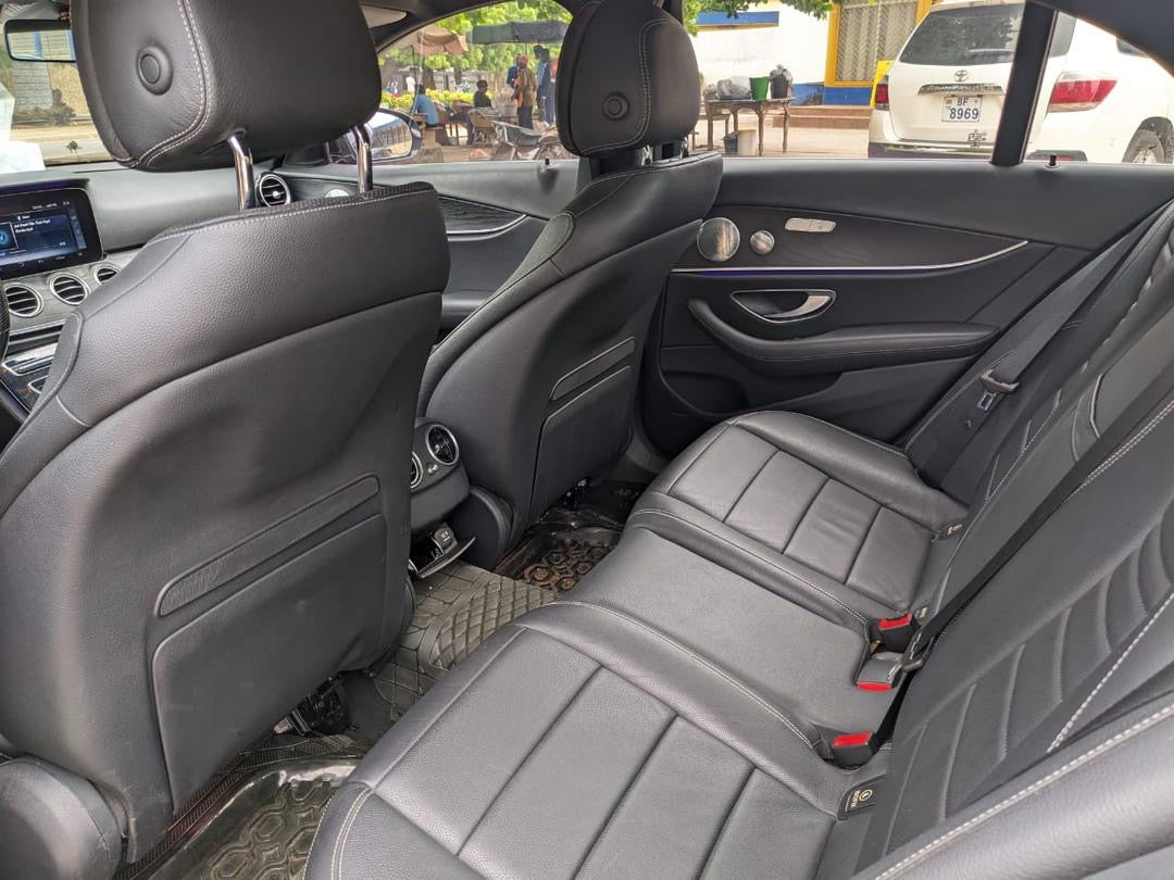 🚗 MERCEDES BENZ E 300 4MATIC 🚗
