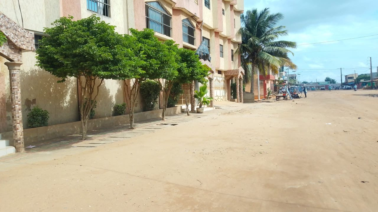 UN HÔTEL À VENDRE À AGOÈ ASSIYEYE FIOVI