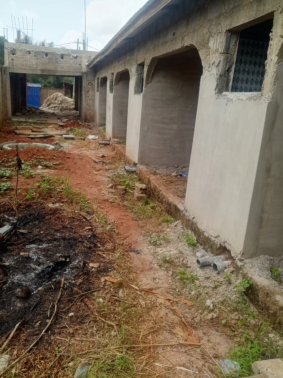 Projet immobilier locatif en construction sur 1/2 lot en vente à Agoè Logopé – 20 millions FCFA