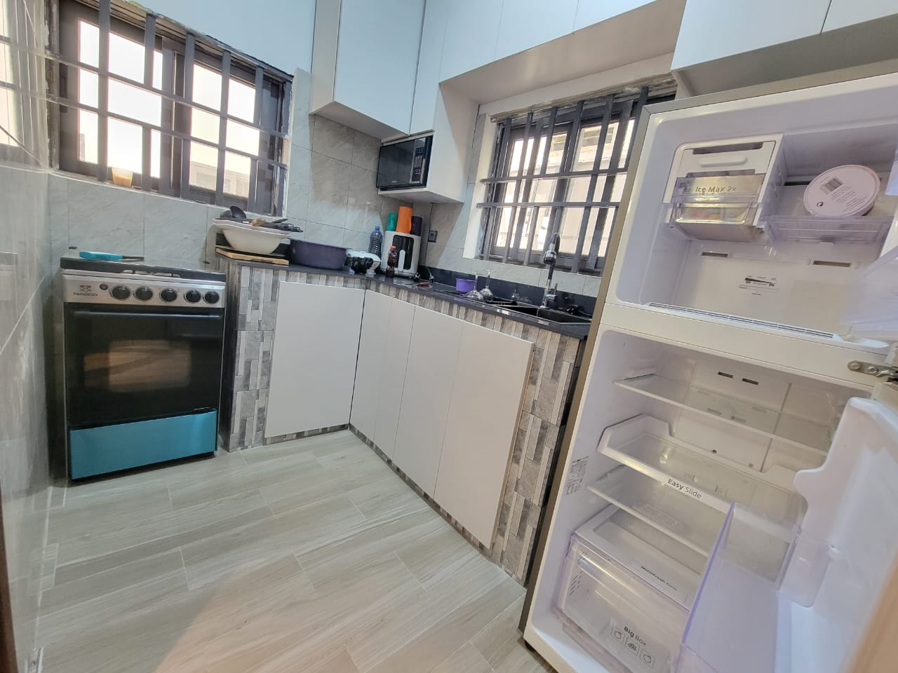 Appartement meublé de 2 chambres à louer à Yokoe Kopegan – 300 000 FCFA/mois