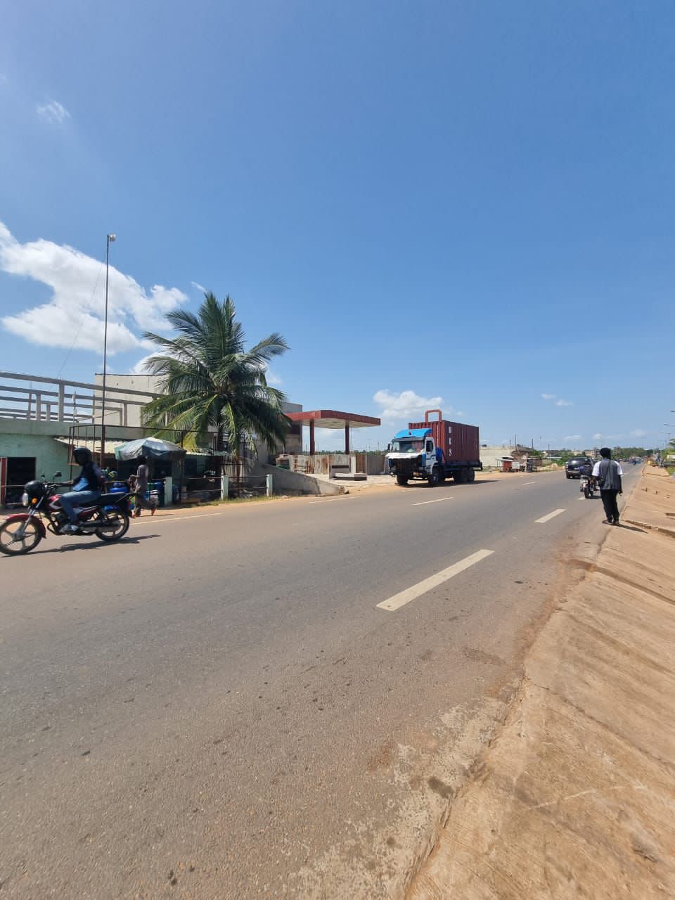 Terrain de 1200 m² en vente en bordure de goudron à Djagblé – 79 millions FCFA